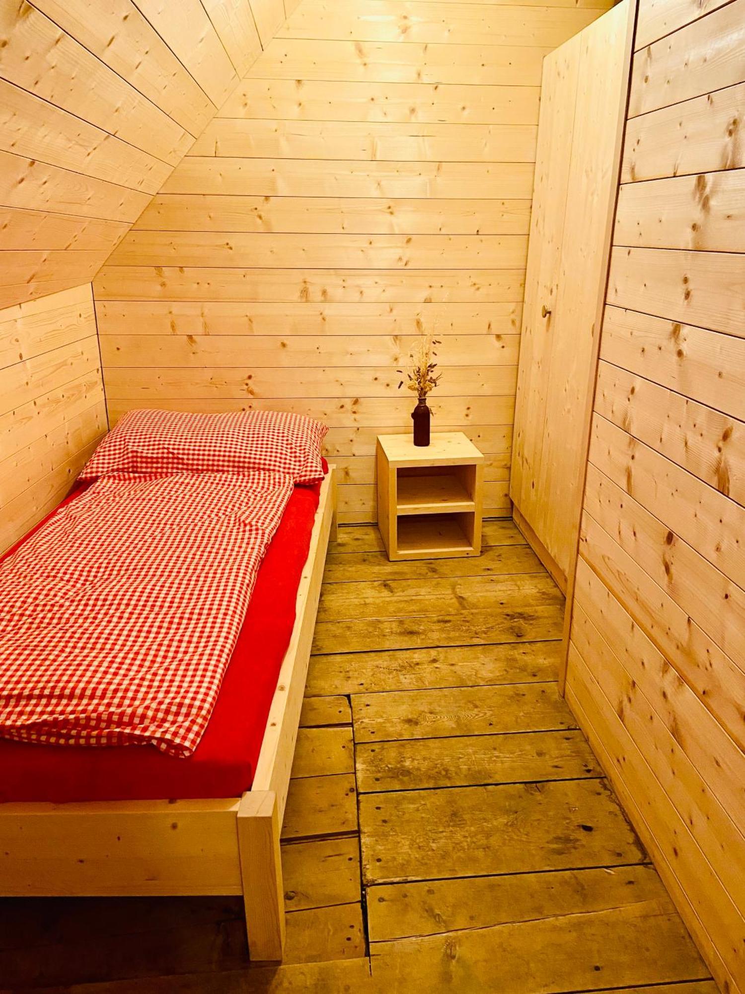 Alp Es-Cha Dadour Bed & Breakfast Madulain Exterior photo
